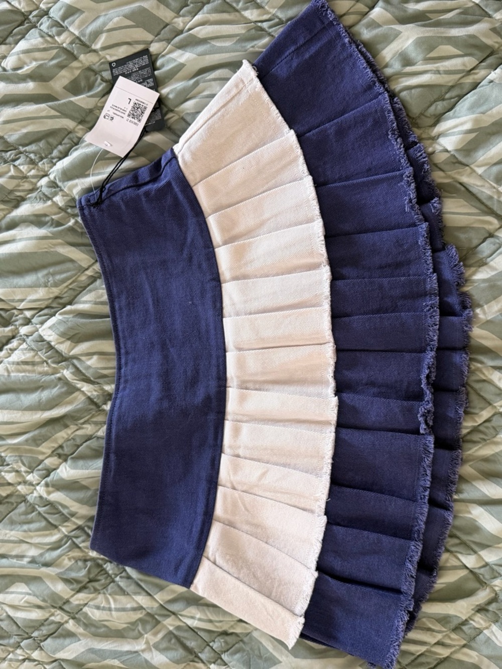 4 for $45 🌸Women’s Navy and White Pleated Mini Skort